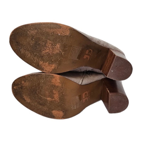 Anthropologie
Joe’s Jeans Booties Cream Suede buckles SZ 10 Boots - Picture 5 of 12